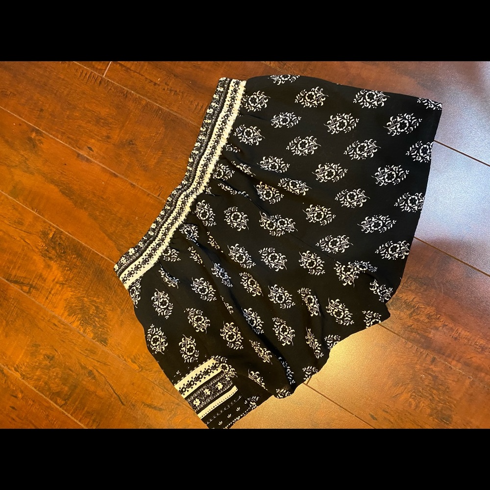 Shorts - Picture 4 of 4